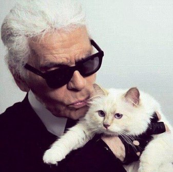 Ông Karl Lagerfeld với chú mèo cưng Choupette